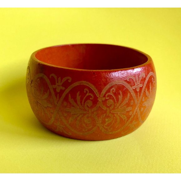 Vintage Bohemian 1970s Wide Orange Glazed Etched Wood Bangle - Picture 3 of 4